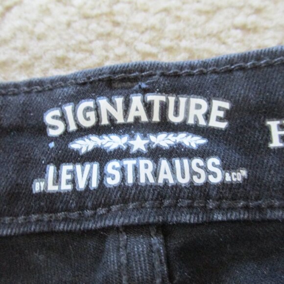 Signature Levi Strauss High Rise Ankle Slim Jeans Womens Size 4 Black Distressed - Picture 6 of 9